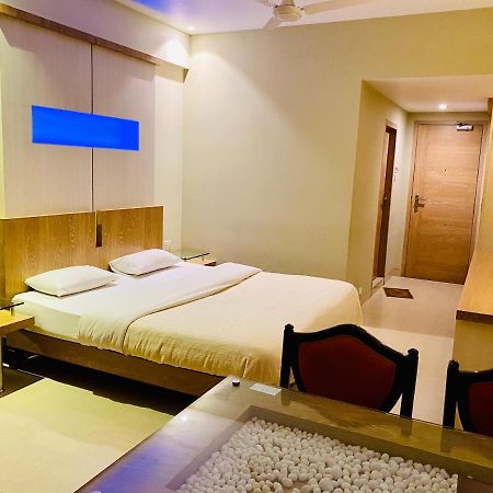 Hotel Rama Krishna Lonavla Zewnętrze zdjęcie